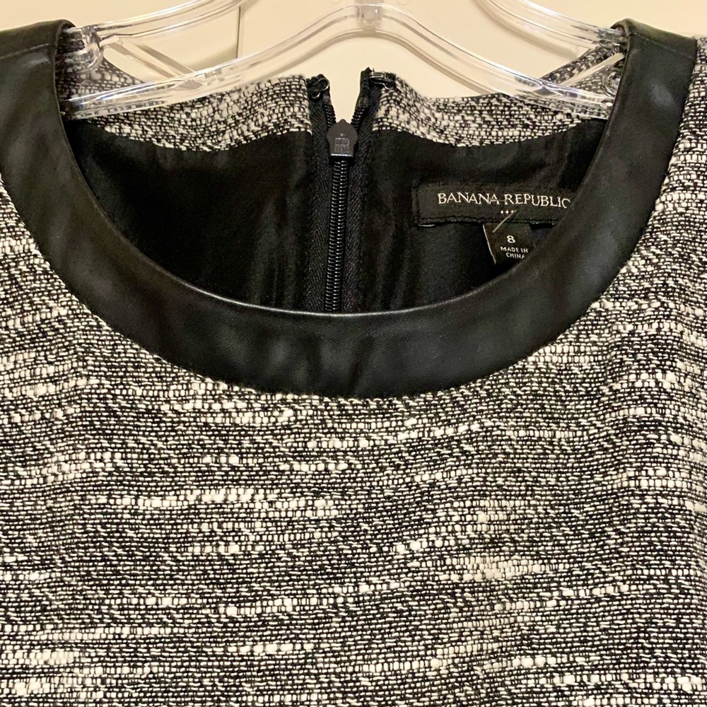 BANANA REPUBLIC black/white Dress with Leather Detail Shoulder/Collar, Size 8. - Picture 1 of 9